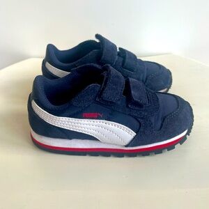 PUMA unisex-child St Runner Hook and Loop Sneaker Little boys sz 7